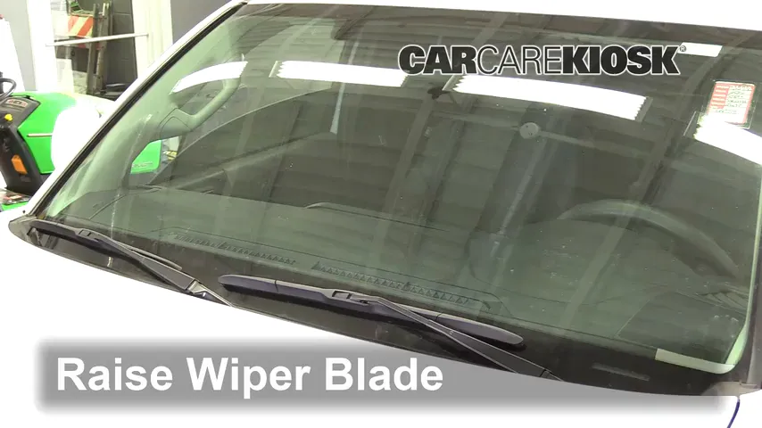 2017 Toyota Tacoma SR 2.7L 4 Cyl. Extended Cab Pickup Balais essuie-glace avant Changer les balais des essuie-glace